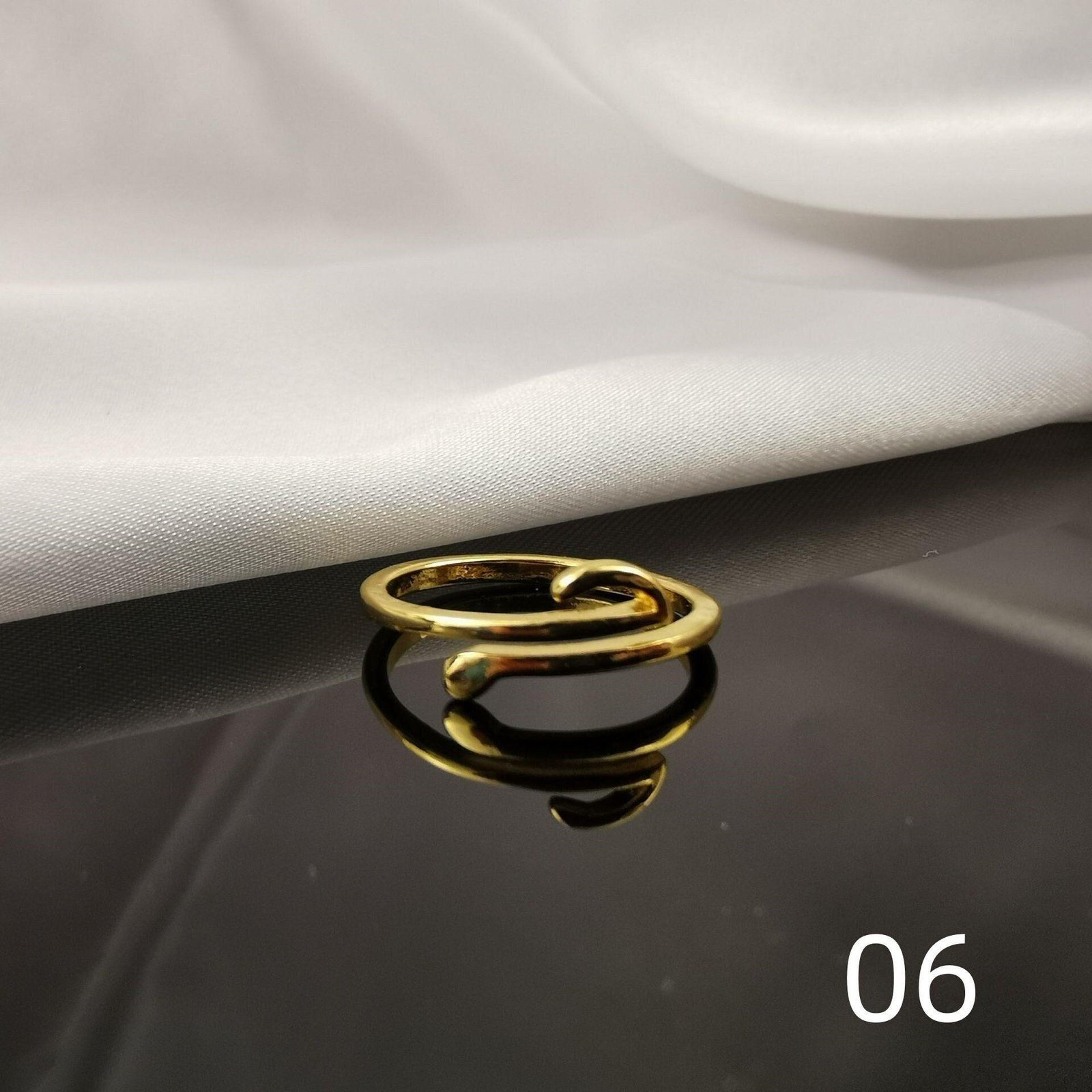 crochet-ring-reveals-5-unexpected-transformations-for-2024-igniting-curiosity-on-innovative-designs-to-solve-fashion-dilemmas