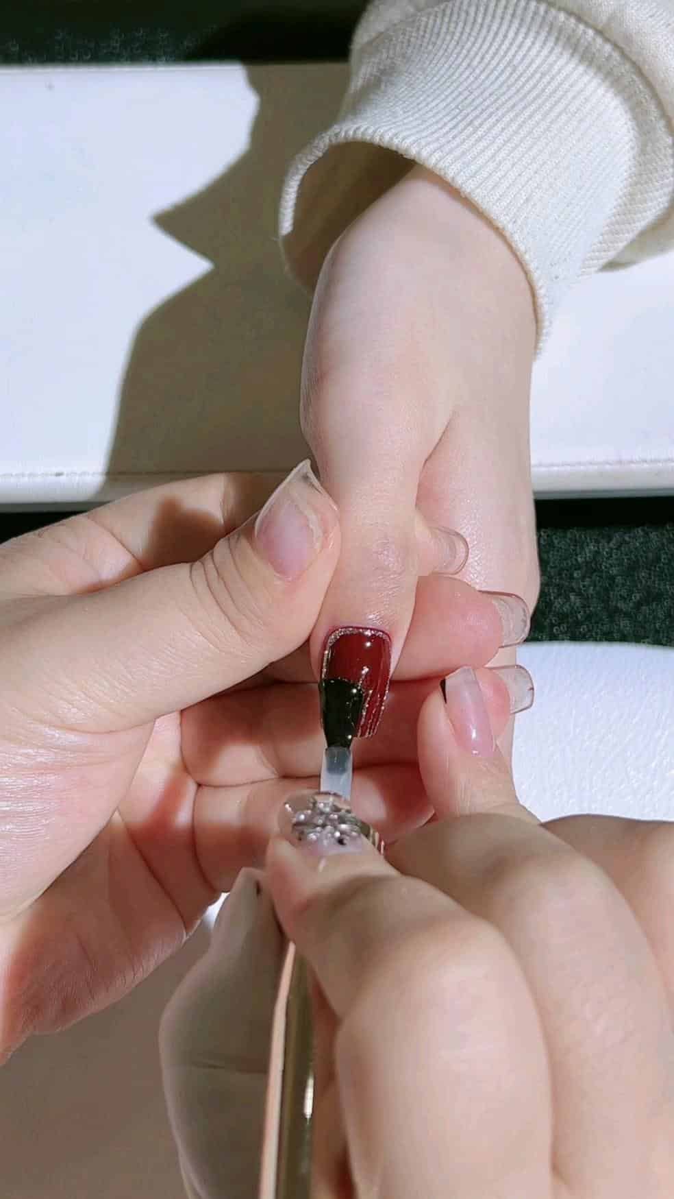 foxy-nails-the-secrets-to-stunning-nail-transformations-in-2024