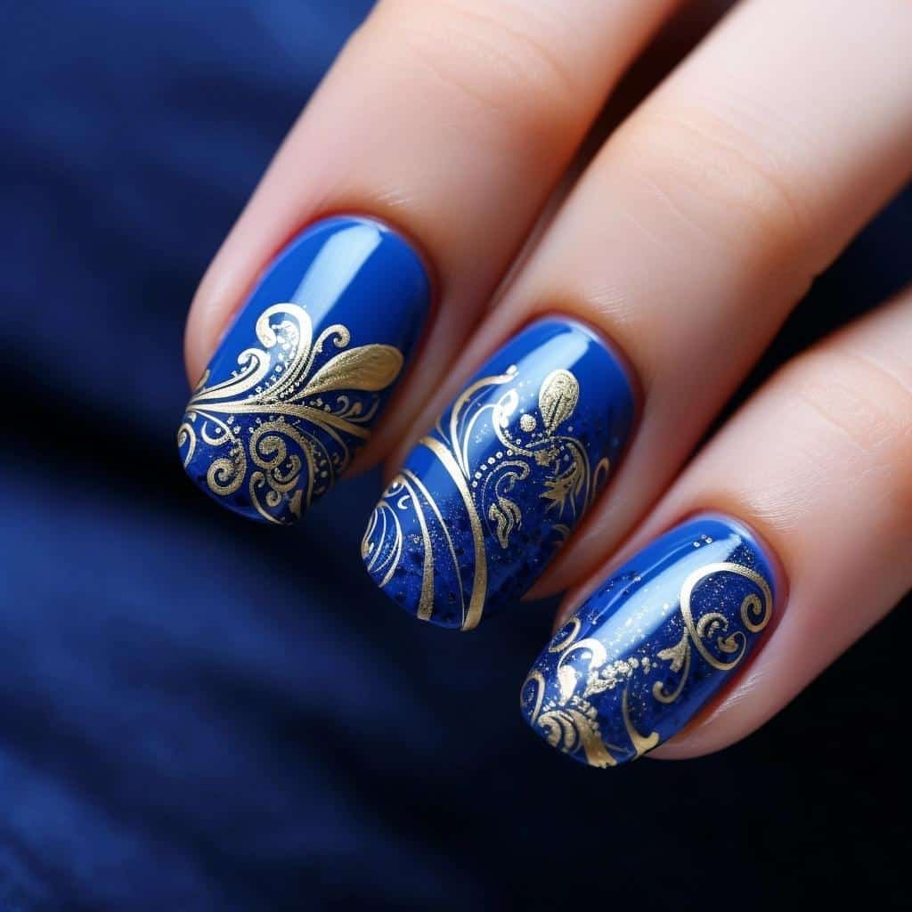 royal-blue-nails