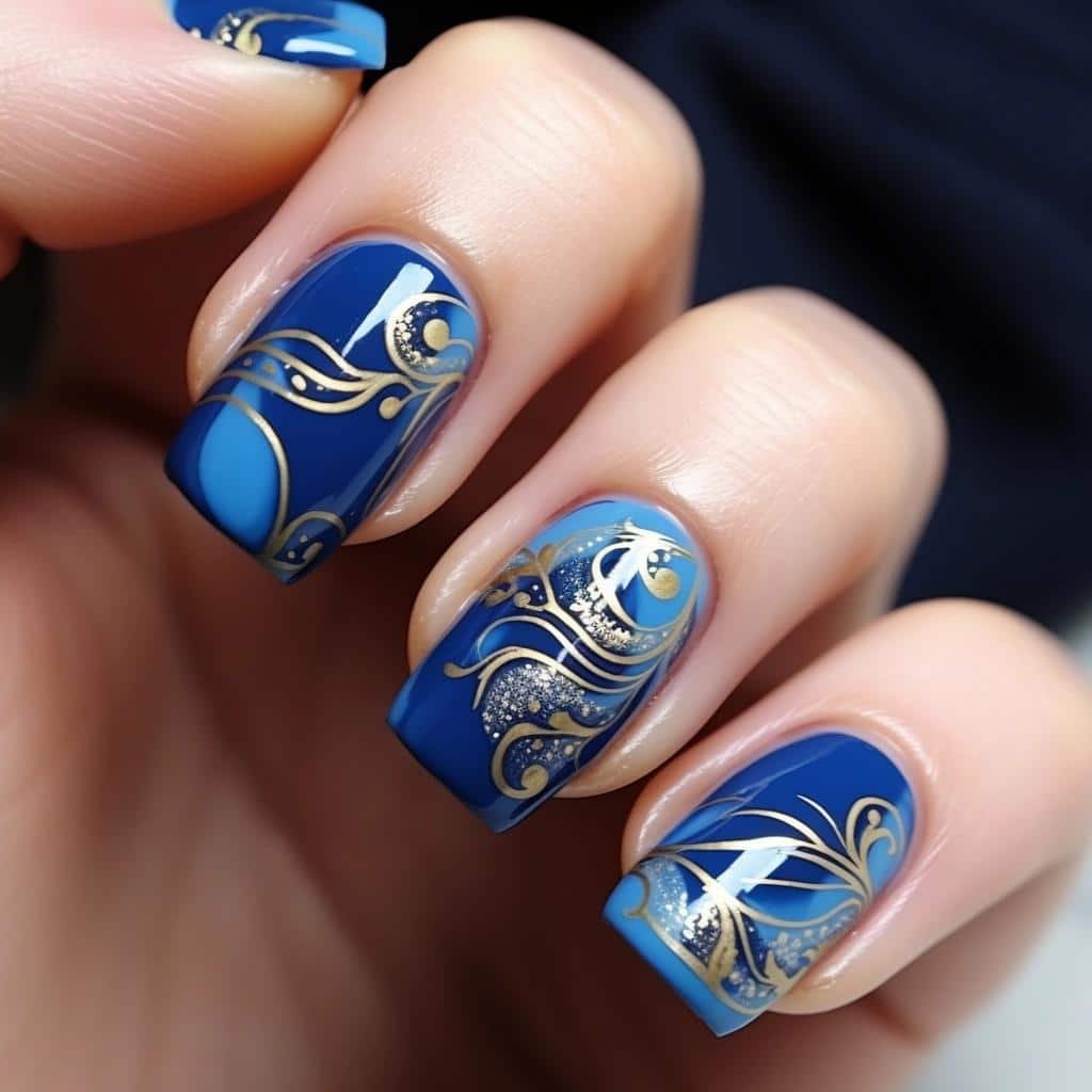 royal-blue-nails