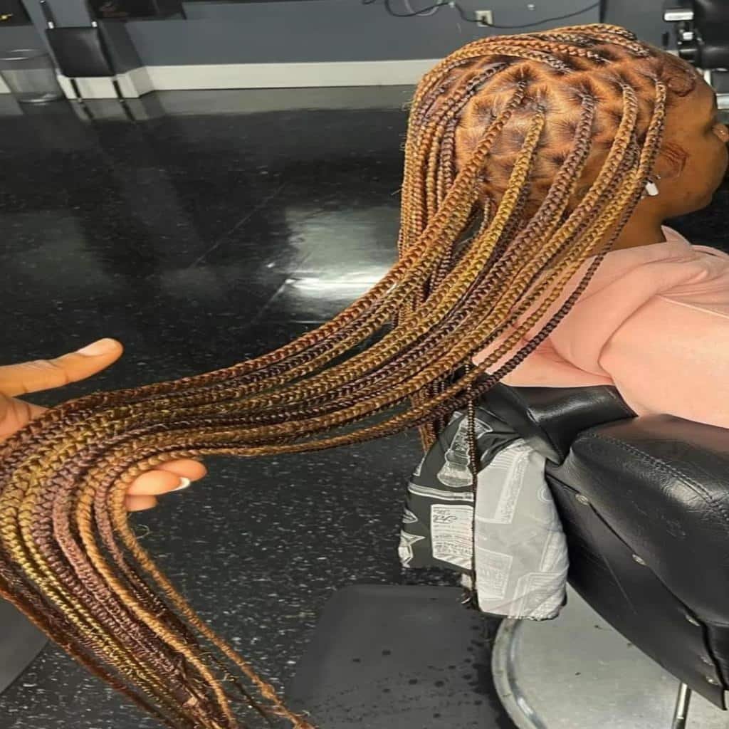 vibrant-knotless-braids-elevate-your-everyday-style