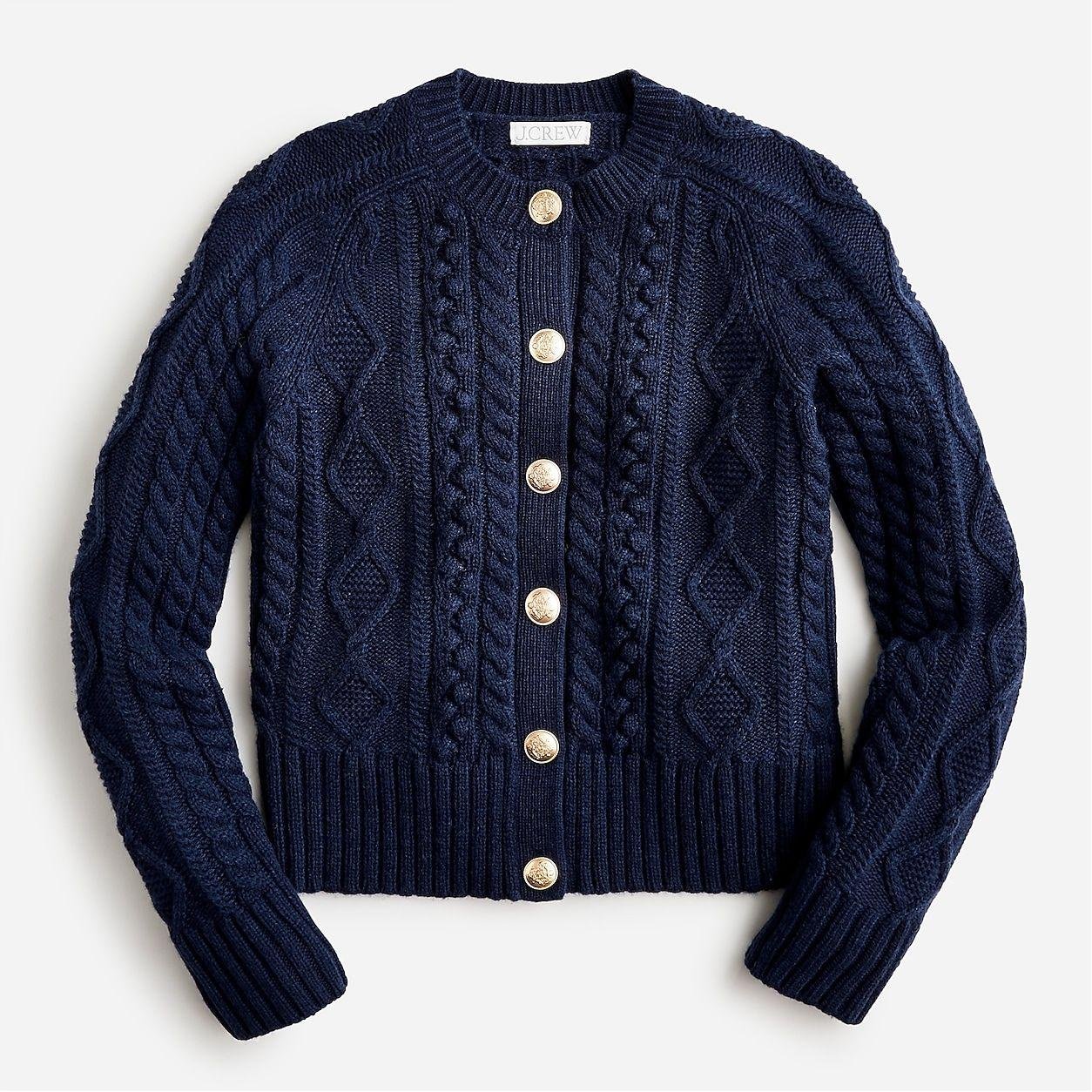 timeless-cableknit-sweater-a-cozy-wardrobe-essential