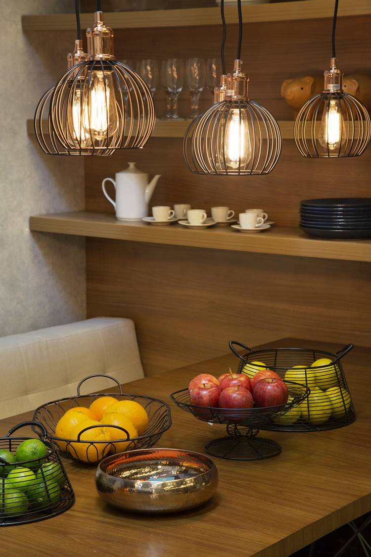 Elegant and modern aluminum pendant with high brightness.