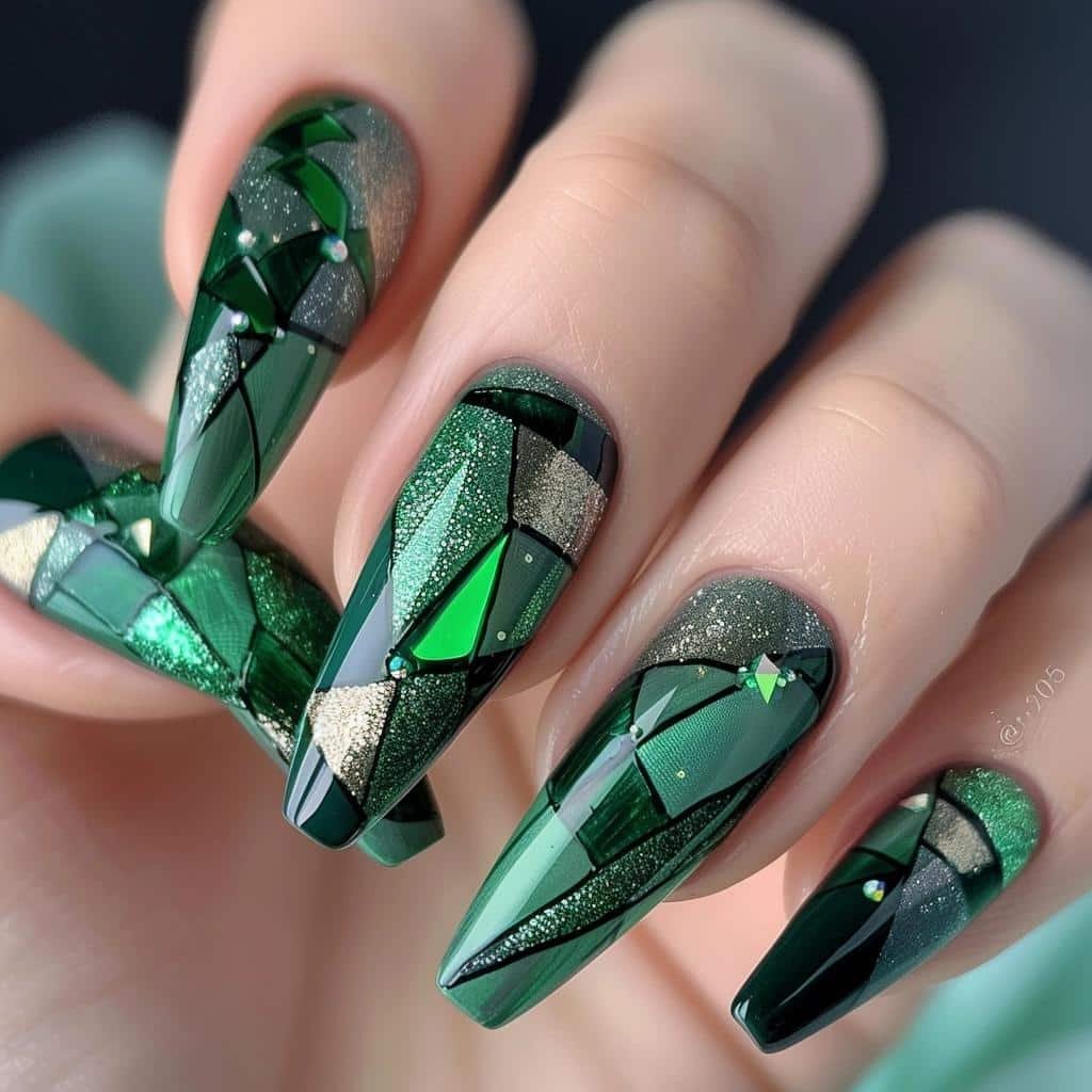 7-trendy-emerald-green-nails-for-2024