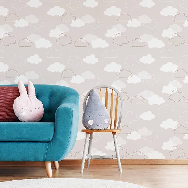 4. With an infant theme, the wallpaper becomes more delicate, focusing on neutral tones that provide tranquility for the child