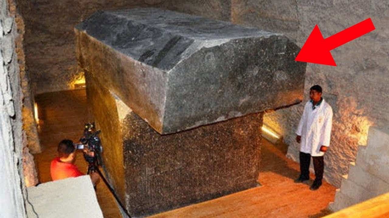 10-mysterious-discoveries-made-in-egypt