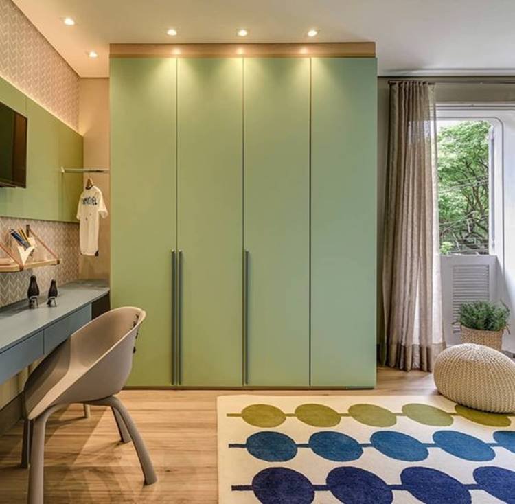 13. And for those who like color, this colorful planned wardrobe is perfect!