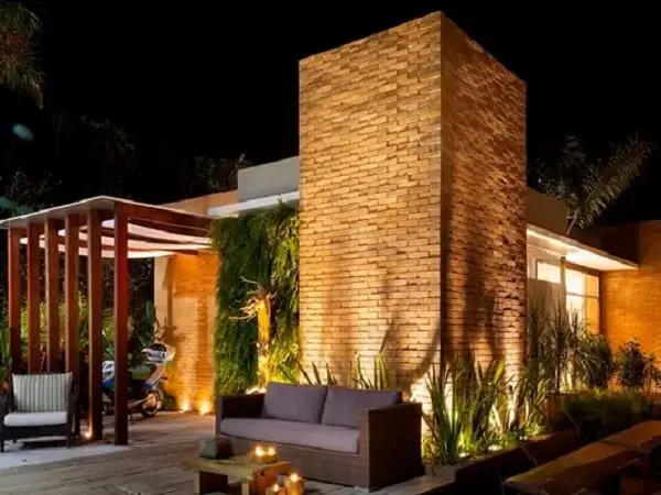 Constructing with ecological brick is quick.
