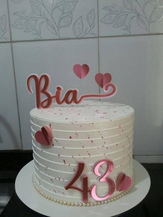 7-Feminine-Cake-Topper-Inspirations02.jpg