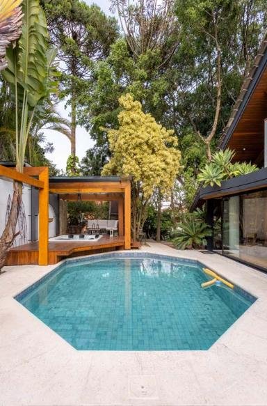 7-Ideal-Pool-Models-for-Your-Home02.jpg