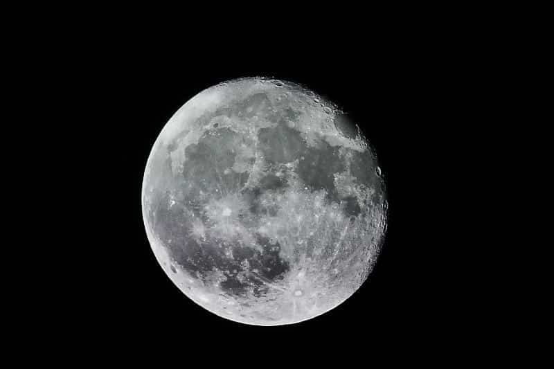 How-Many-Moons-Does-Each-Planet-Have02.jpg