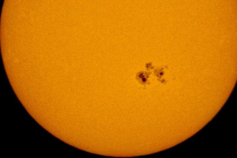Why-Do-Sunspots-Appear-Dark02.jpg