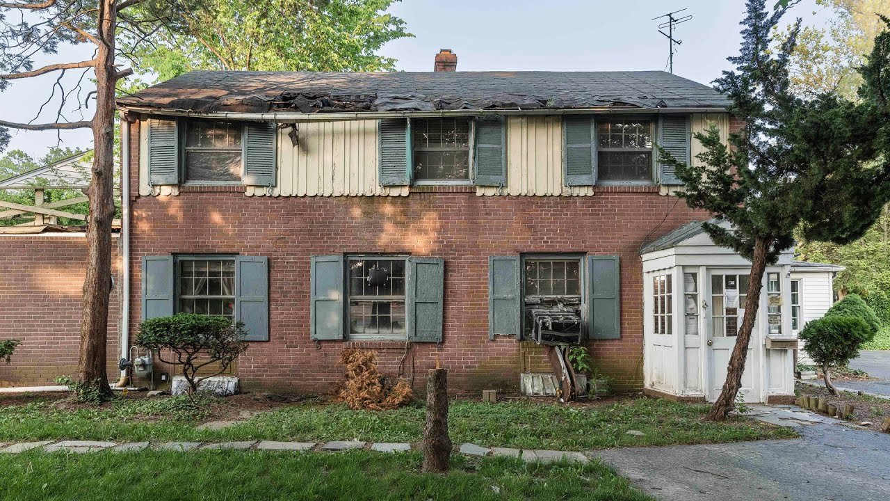 abandoned-house-where-the-owner-passed-away-inside