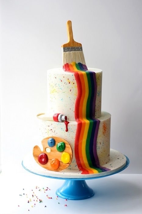 When it comes to rainbows, we often think of art and colors, right? This is an artistic cake option for those who love this area.