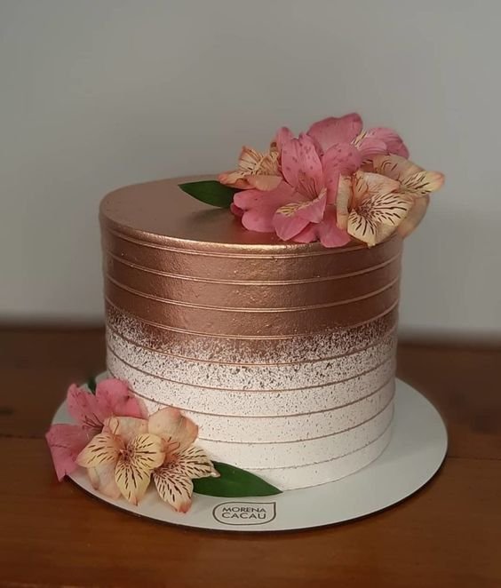 3. Gradient effects can add a touch of modernity to your birthday party.