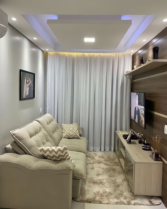 Just as the central region becomes more illuminated, its lowered part also stands out, gaining focal points to contribute to the lighting.