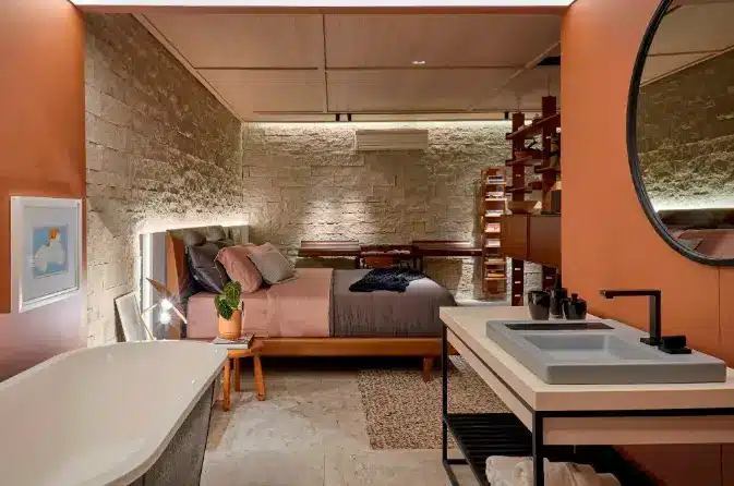 Warm-toned Miracema stone, commonly known as lajinha, used in its raw form with non-slip features for various external applications.