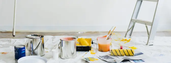 Tinta para piso de banheiro: preparar a superfície é crucial para a aderência e eficácia da tinta para piso – Photo: Suvinil