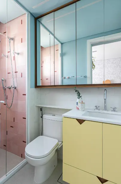 Small bathrooms: choose planned furniture for better space utilization – Project: Duda Senna | Photo: Gisele Rampazzo