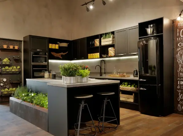 Cozinha preta e cinza: Armários pretos para um visual sofisticado e contemporâneo – Projeto: Érica Salguero | Foto: Denilson Machado/CASACOR