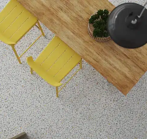 Ceramic for kitchen: The porcelain Treasure Hunt White Polished is chosen for this floor – Photo: Ceusa