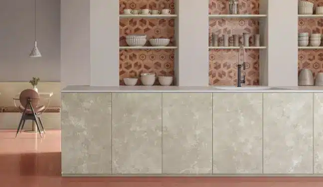 Ceramic for kitchen: porcelain Caleidoscópio HEX MIX SGR NAT is ideal for backsplashes and decorated panels – Photo: Ceusa