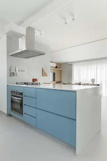 Cooktop by induction with touch control – Project: Mazatto Architecture and Interiors | Photo: Amber Chase