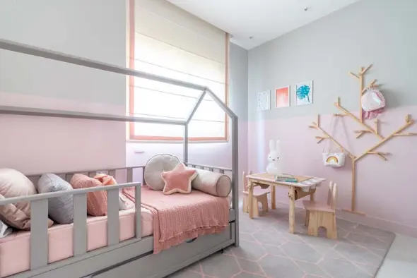 6. Pink and gray are trendy, especially in modern homes. In smaller spaces, use lighter shades of gray. In large ones, combine vibrant pink with charcoal gray. Project: Sabrina Salles | Photo: Julia Herman