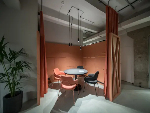 Curtains offer a simple and effective solution for dividing spaces – Photo: Shutterstock