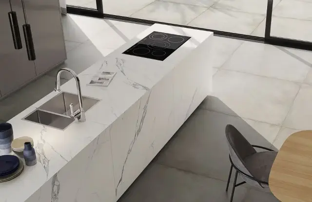 Porcelain inspired by Italian statuario marble, commonly used on kitchen countertops.