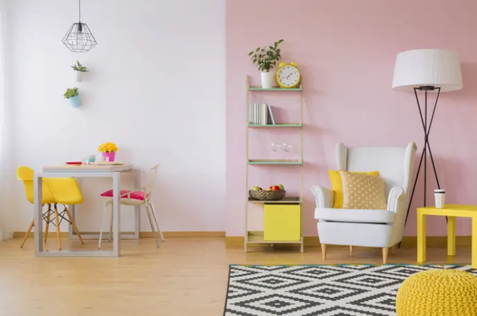 Pink + yellow for a delicate, romantic, and super charming decoration – Photo: Shutterstock
