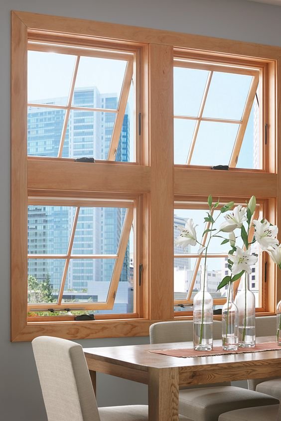 Thinking of country, beach houses or even those living in more open areas, where there is a certain contact with nature, larger windows are ideal.