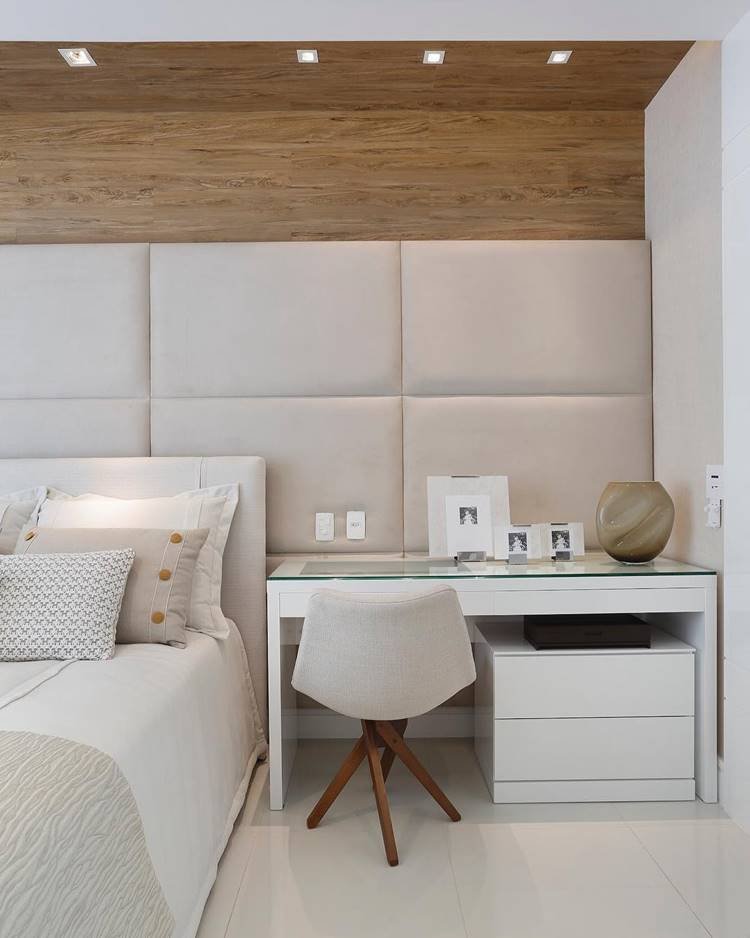 Great example of a desk for a couple