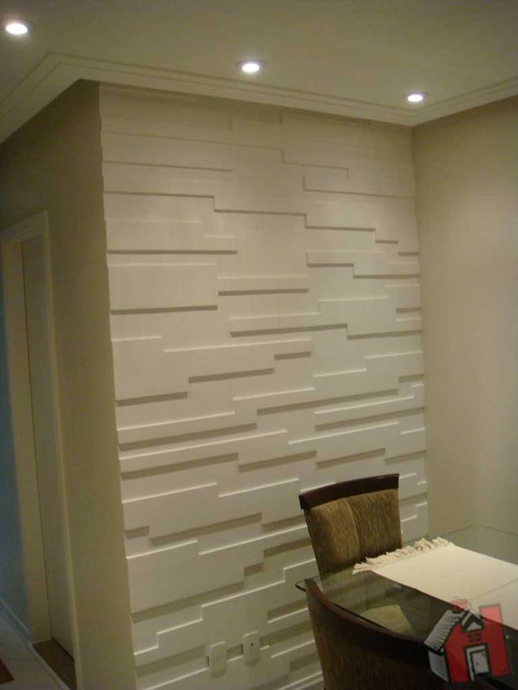 Simple plaster frame for wall, taking a neutral color in its composition.
