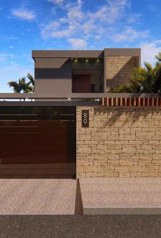 Among the advantages of a modern wall with stones, we can highlight the durability, since this element does not require adjustments over time due to its durability.