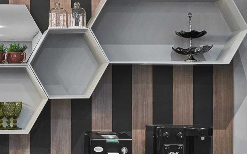 6. Honeycomb-style kitchen niches bring sophistication to the space.