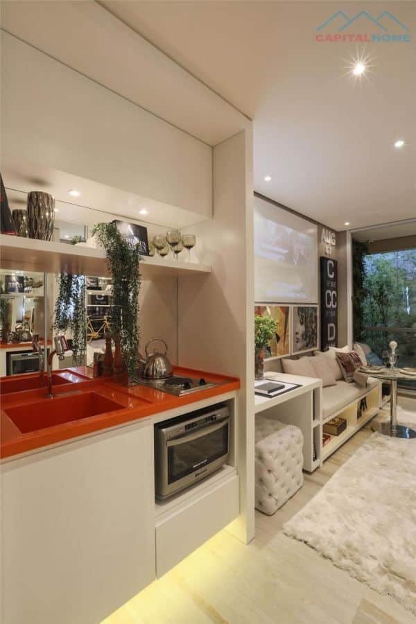 The plaster on the wall facilitates the process of making niches in your rooms, enhancing the space it has and helping with organization.