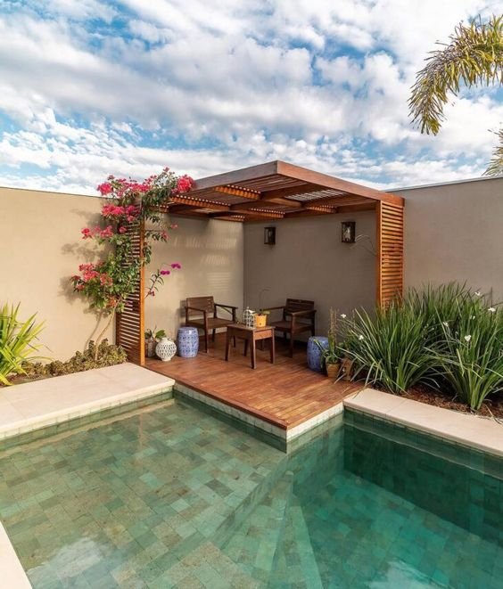 Different materials, such as wood and concrete, brought a different look to this garden.