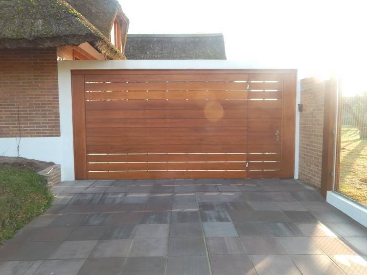 To avoid infestations in this sense, choose a treated wood that shows resistance. The cost will be higher, but it will avoid future problems.