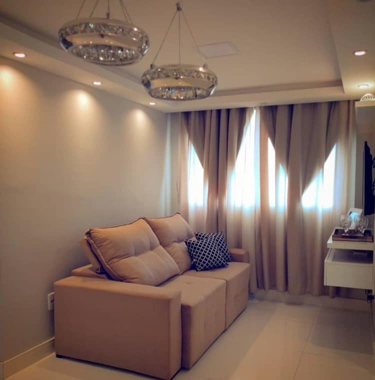 The open molded cornice allows diffuse and directionable lighting, perfect for common spaces like the living room.