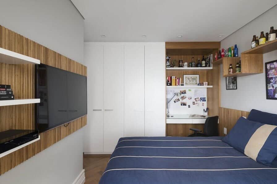 Guarda-roupa planejado em quarto de menino. Projeto de Gustavo Motta.
