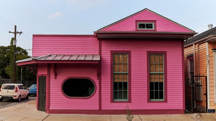 Casa colorida por Office La, captura a mágica especial de Nova Orleans.