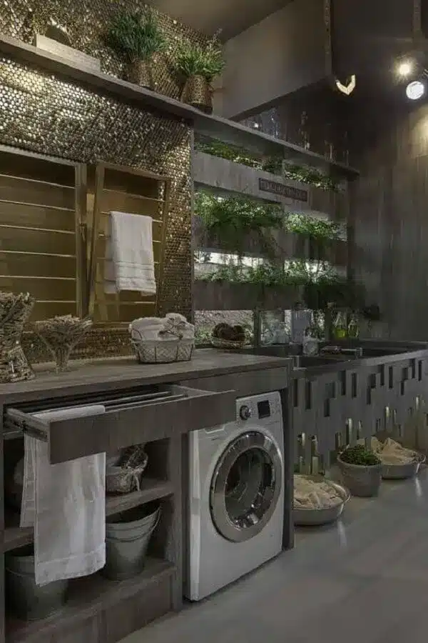 decoração lavanderia moderna com móveis planejados e máquina de lavar e secar – Foto Revista VD