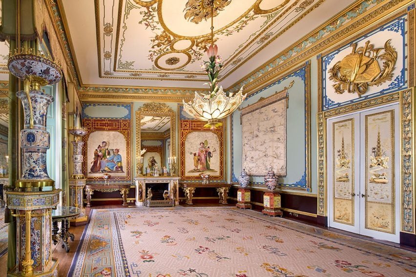 A view of the centre room showcasing the lotus-shaped chandelier.