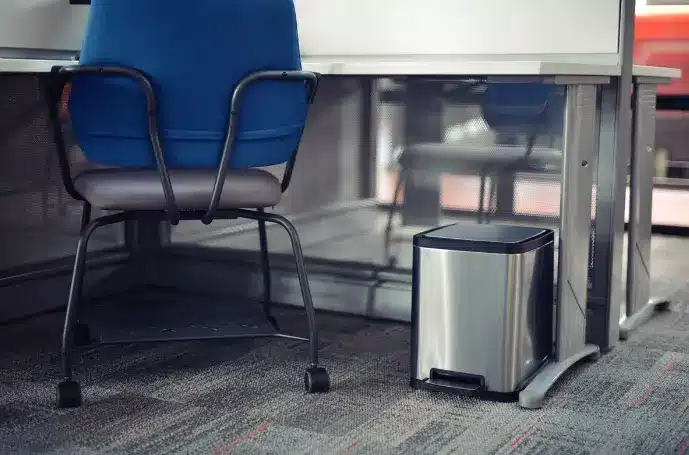 Lixeira Tramontina Octos em Aço Inox com Balde Removível e Pedal 10L – Foto: Tramontina