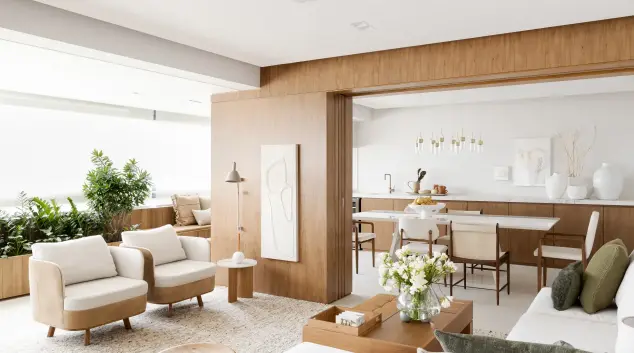 Porta de correr de madeira é prática, elegante e economiza espaço na sala – Projeto: Très Arquitetura | Foto: Ricardo Bassetti/CASACOR