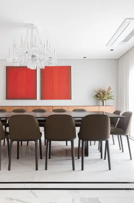 Explore a elegância atemporal dos lustres para sala no estilo clássico.