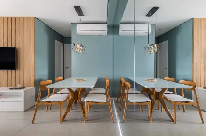 Escolha lustres para sala que complementem o estilo do espaço.