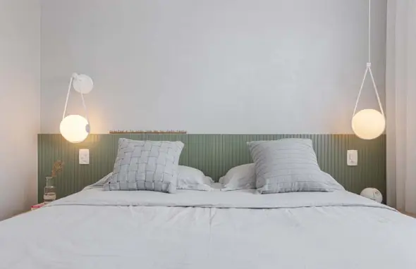 Você pode usar as ripas de madeira coladinha ou mais espaçadas – Projeto: Fenda Arquitetura | Foto: Gisele Rampazzo