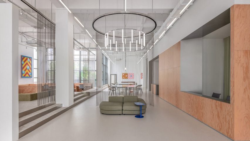 Linehouse define o escritório em Xangai com combinações inesperadas de materiais